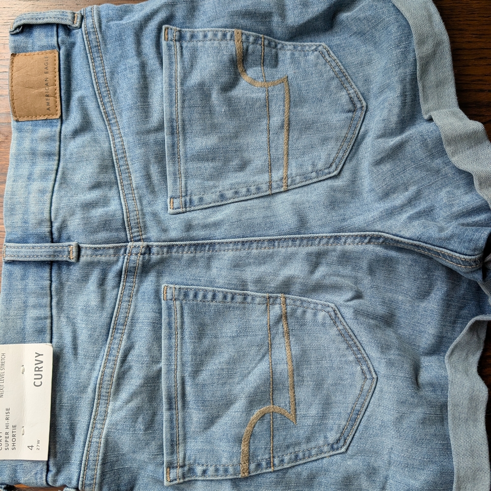 American Eagle Curvy Size 4 Jean Shorts NWT